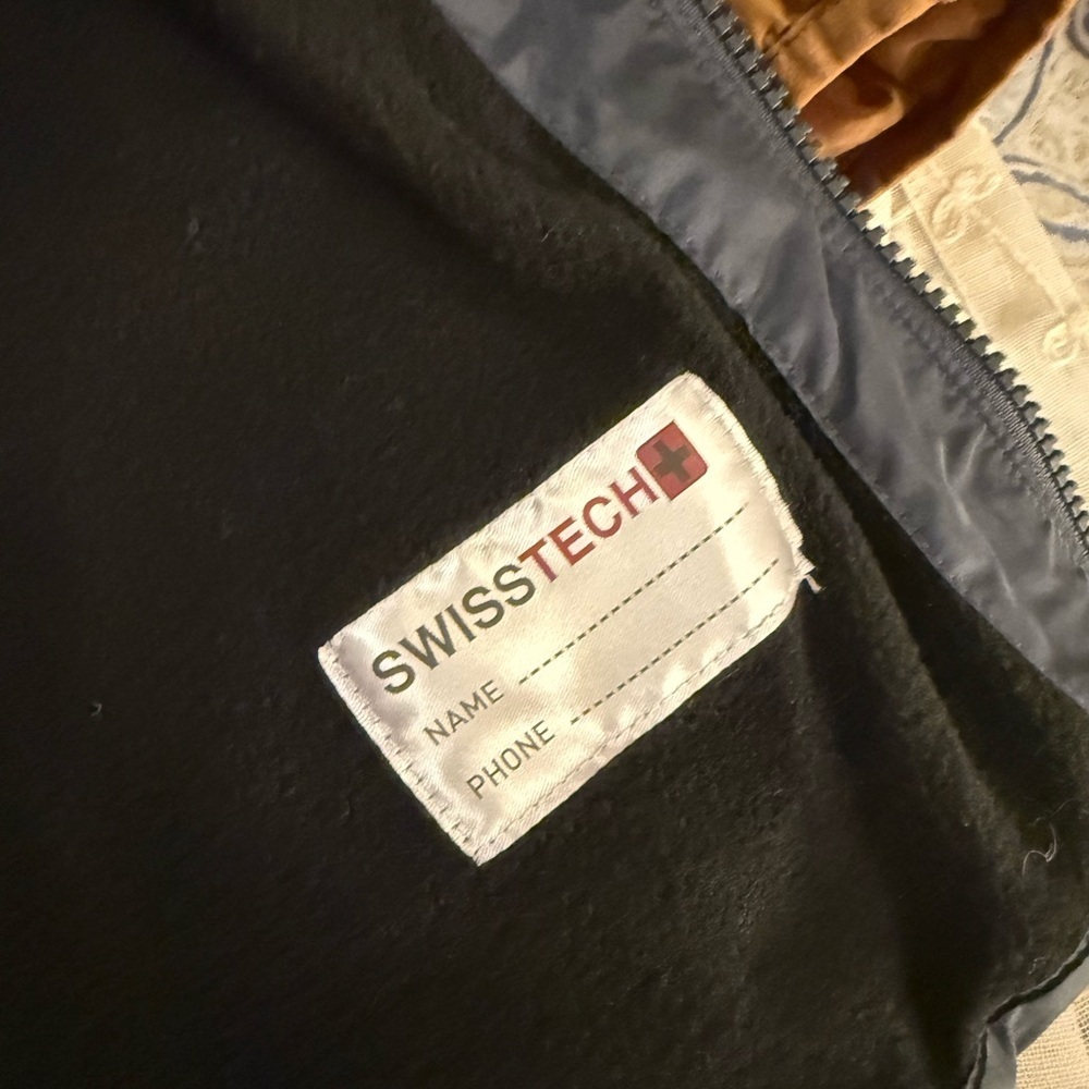 Swiss Tech Youth boy’s Two-Tone Puffer Jacket in Navy & Mustard , Sz 18 , NWT! - Picture 10 of 10
